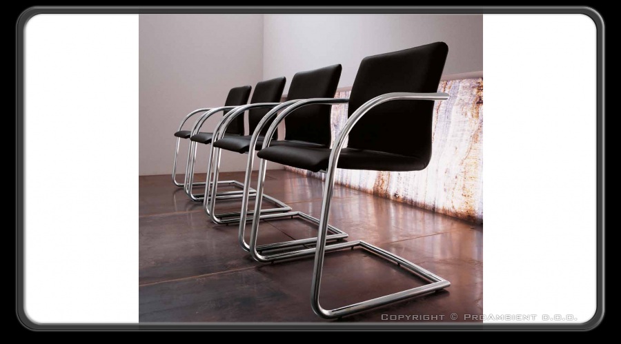 konferenčni stol na sankah